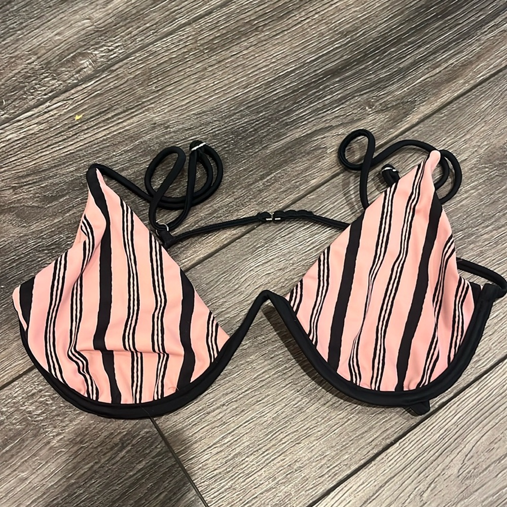 Underwire swim top